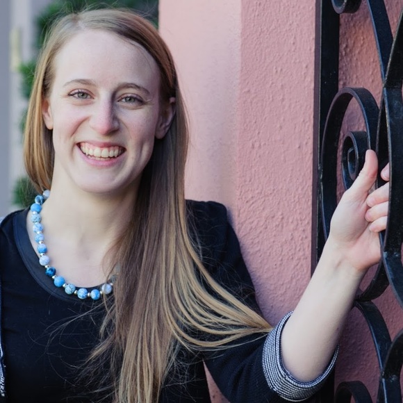 Meet your Posher, Christina - Picture 1 of 1